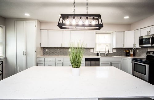 Waldron House | 7 Bedroom 5 Bath 4500+ Square foot w/Pool Table