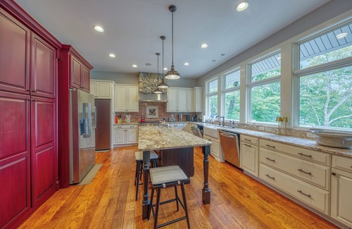 Big Creek House | 7 Bedroom - 8 Bath Lakefront Oasis On Norris Lake W/Private Dock & Great Views