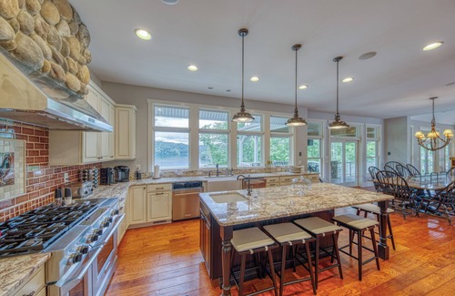 Big Creek House | 7 Bedroom - 8 Bath Lakefront Oasis On Norris Lake W/Private Dock & Great Views