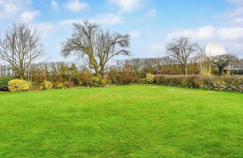 Tatton Park Cottage | 7 bedroom accommodation in Blackden, near Crewe