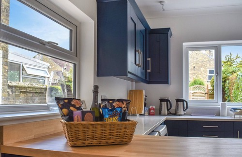 Lowestoft Cottage | 7 bedroom accommodation in Lowestoft