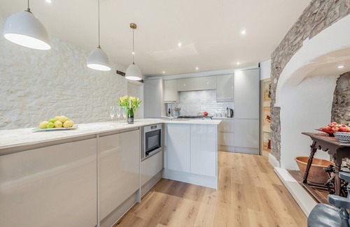 Pembroke Cottage | 7 bedroom accommodation in Pembroke
