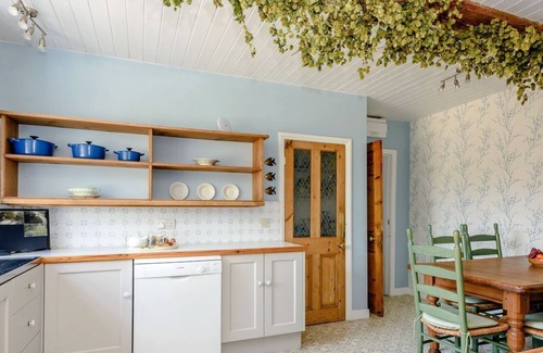 Brundall Cottage | 7 bedroom accommodation in Brundall, near Norwich