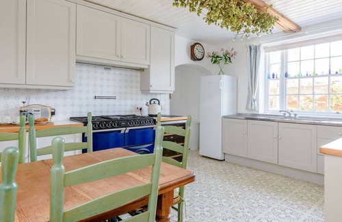 Brundall Cottage | 7 bedroom accommodation in Brundall, near Norwich