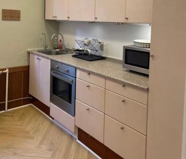 Aalborg Apartment | 7-bedroom apartment with 2x private parking