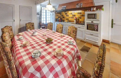 Charlieu House | 7 bedroom awesome home in Charlieu