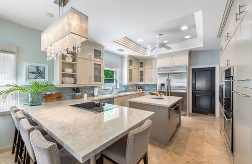 South Sound House | 7 bedroom, Beachfront on South Sound - Great for Families