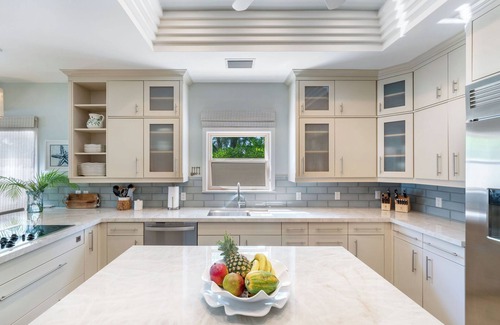 South Sound House | 7 bedroom, Beachfront on South Sound - Great for Families