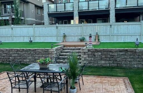 Chestermere House | 7 bedroom lake view house for upto 20 people