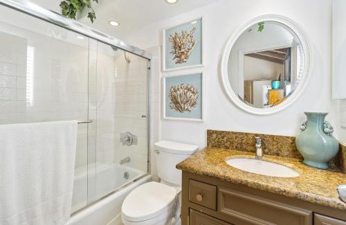 Balboa Peninsula House | 7 Bedroom Oceanfront Triplex Building