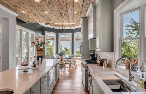 Vanderhorst Plantation House | 7 Bedroom Oceanview Kiawah Vanderhorst Estate with Pool