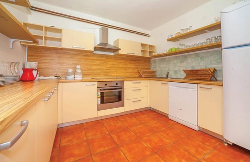 Crni Kal House | 7 bedroom pet friendly home in Crni Kal