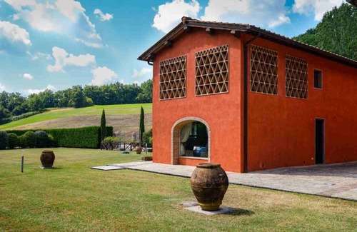Bivio Pozzo Villa | 7 bedroom villa rental in the Chianti hills of Tuscany, pool, views
