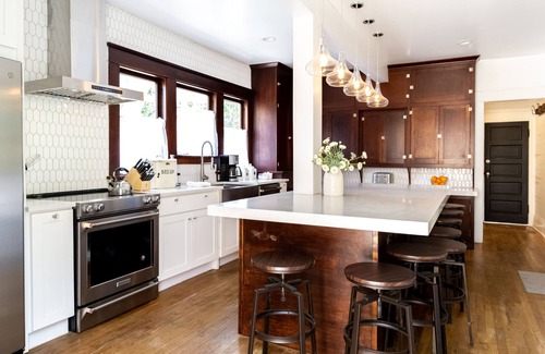 McMinnville House | 7 bedroom - Wine Country Home - Amazing Location