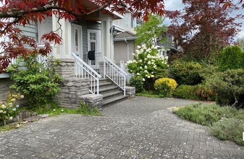 Riley Park-Little Mountain Hotel | 7 Bedrooms in the Heart of Vancouver