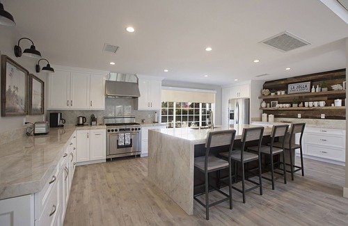 Village of La Jolla House | 7 Bedrooms In The Village! Beautifully Furnished