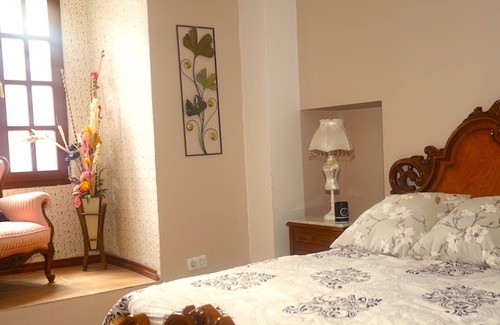 Coin House | 7 Bedrooms Sleeps 16