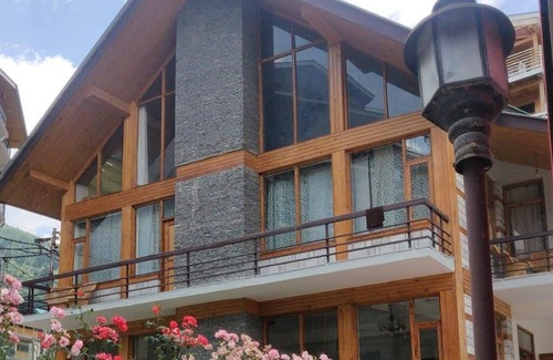 Simsa Village Cottage | 7 bhk pentahouse vintage cottage with indoor fire