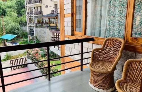 Simsa Village Cottage | 7 bhk pentahouse vintage cottage with indoor fire