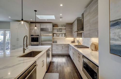 South Beach House | 7 Black Duck- Oceanfront, 9 Bedrooms, Large 30 ft x 18.ft Private Pool & Spa.