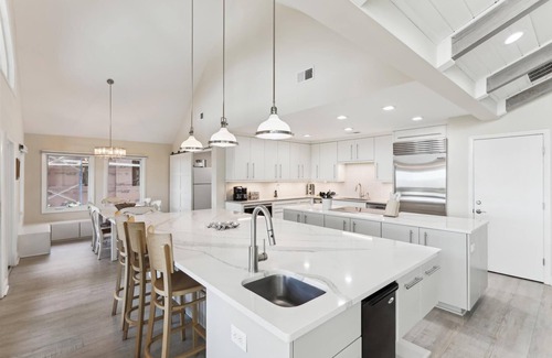 South Beach House | 7 Brown Pelican ~ Direct Ocean Front Home with Pool and Putting Green