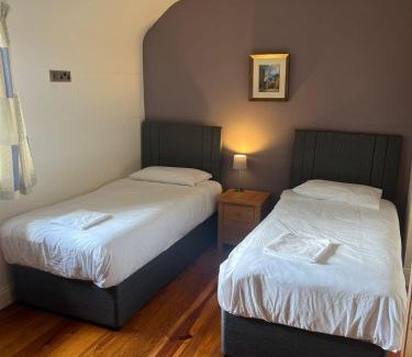 Cornamona House | 7 Clos Na Feirme Four Bedroom House With Hot Tub