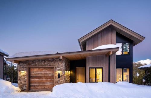 Big Sky House | 7 Deep Forest home