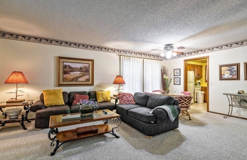 Hot Springs Village House | 7 Gailosa Lane - HDTV, WIFI. A 2 bedroom, 1.5 bath, 2 level nightly vacation
