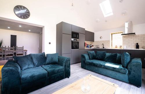 Kettering House | 7 Guests - 4 Bedroom - Free Wi-Fi - Kettering