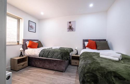 Kettering House | 7 Guests - 4 Bedroom - Free Wi-Fi - Kettering
