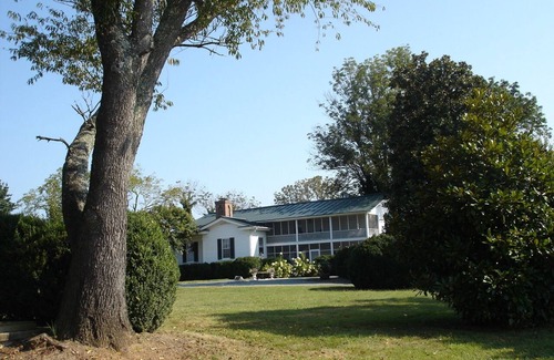 Gordonsville House | 7 Homes, One 600-Acre Farm = Perfect For Wedding/Reunion/Big Family Gathering