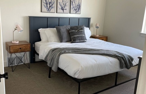Garden City Cabin | 7 King Beds! Private Hot Tub, Pickleball Court, SUP’s, Ping Pong and Air Hockey