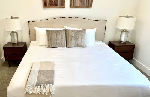 Garden City Cabin | 7 King Beds! Private Hot Tub, Pickleball Court, SUP’s, Ping Pong and Air Hockey
