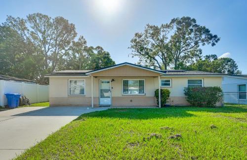 Tampa House | 7 Mi to Busch Gardens Tampa Gem with Yard!