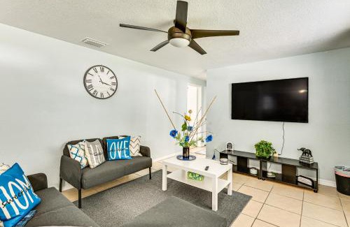 Tampa House | 7 Mi to Busch Gardens Tampa Gem with Yard!