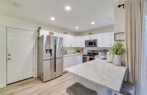East Stroudsburg House | 7 Mi to Camelback Mtn: Chic Penn Estates Home