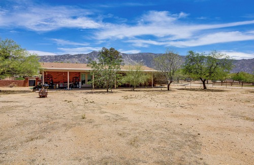 Catalina House | 7 Mi to Catalina State Park: Home w/Mountain View