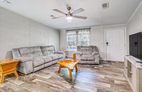 Citrus Springs House | 7 Mi to Crystal River Home with Yard and Fire Pit!