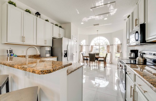 Crystal Cove House | 7 Mi to Disney: Family Home w/Resort Perks