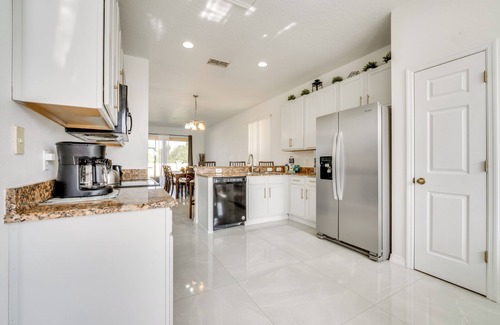 Crystal Cove House | 7 Mi to Disney: Family Home w/Resort Perks