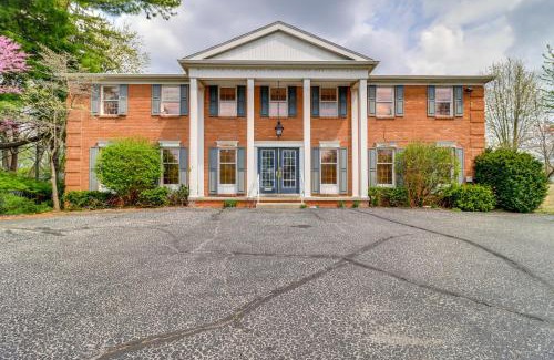 Bedford Apartment | 7 Mi to Downtown Toledo and Riverfront Cozy Apt!