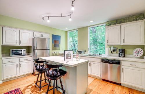 Asheville House | 7 Mi to Dtwn Asheville Carriage House with Deck