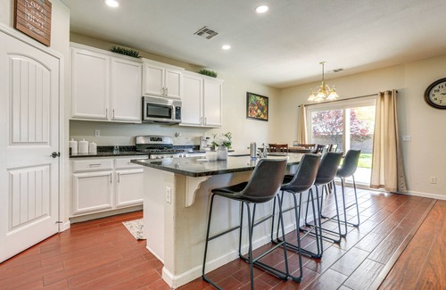 Roseville House | 7 Mi to Dtwn: Home w/Fenced Yard in Roseville!
