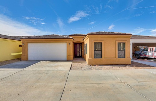 Sunridge Estates Cottage | 7 Mi to Golf: Mtn-view Retreat in Bullhead City