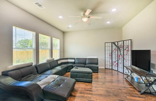 Texas City House | 7 Mi to Ocean Family-Friendly Texas City Home!
