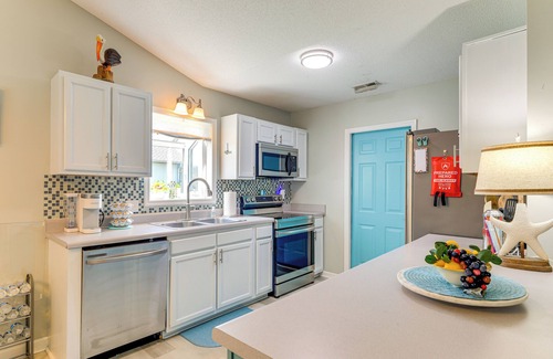 Hubert House | 7 Mi to Swansboro Boardwalk: Hubert Rental w/Yard