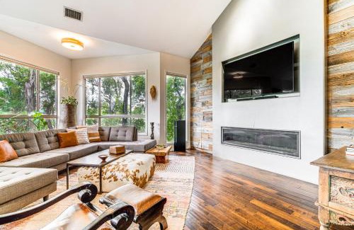 Peyton Brook At Rob Roy House | 7 Mi to Zilker Park Oasis with Pool and Patio