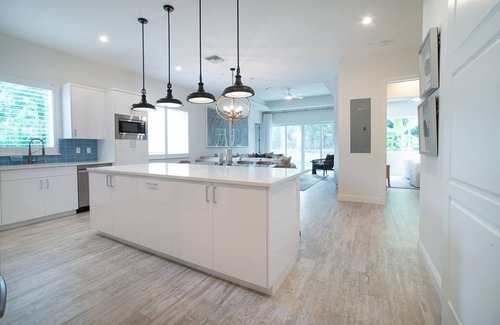 West Bay Condo | 7 Mile Beach private Beach Club, ocean views from Roof deck and Pool Pavilion
