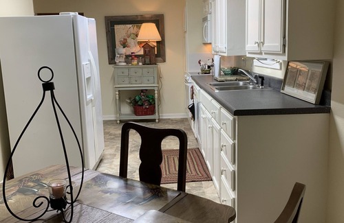 Handley House | 7 Miles from AT&T Stadium & Down Town Ft. Worth