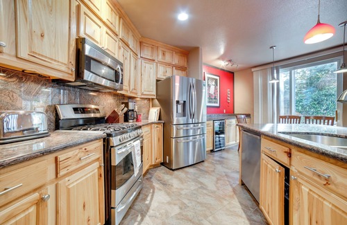 Northwest Reno House | 7 Miles to Downtown Reno w/Hot Tub: Cozy Getaway